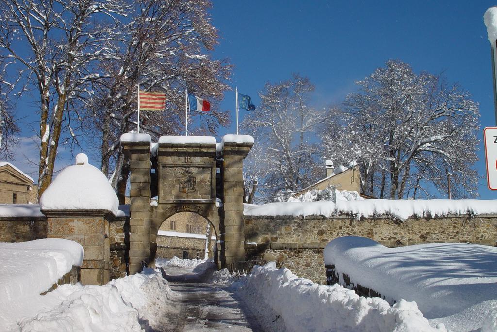 Hotel Et Residence Le Clos Cerdan Mont-Louis Exterior foto